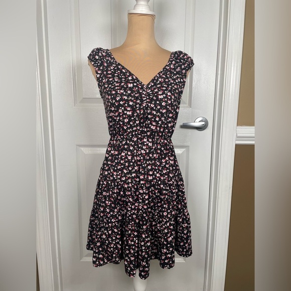 Sadie & Sage Elegant Black and Pink Floral Dress NWT Small - Picture 11 of 15